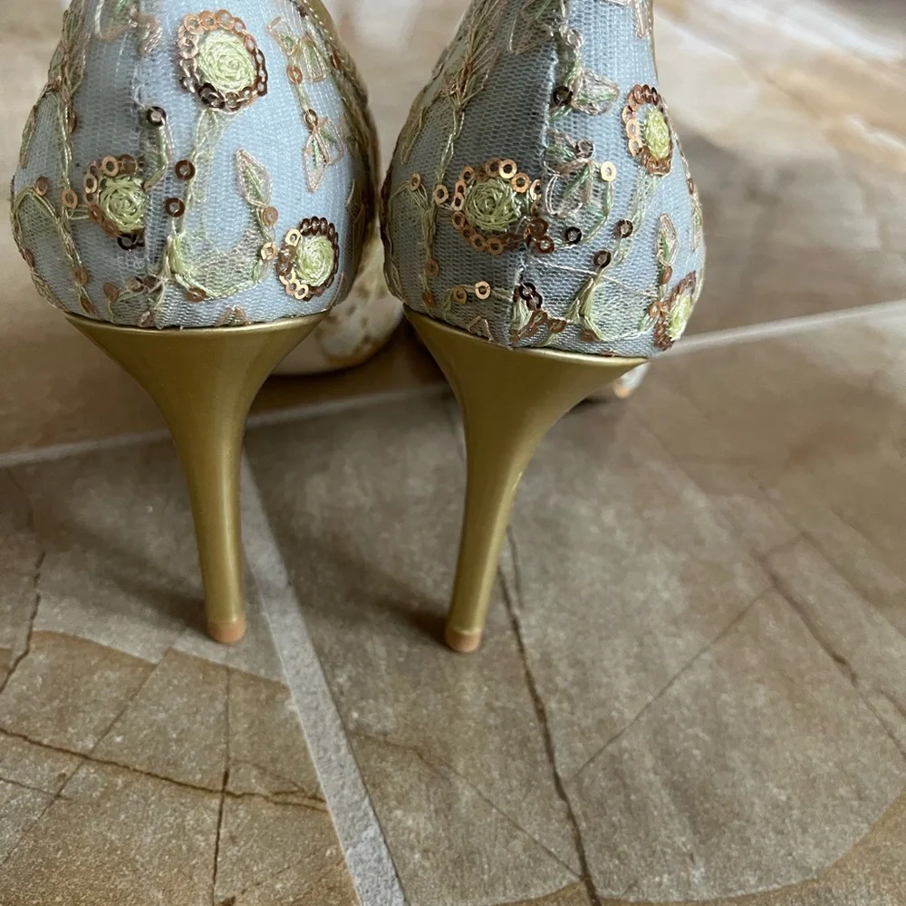 NWT Beautiful heels. Size 38 US 7.5